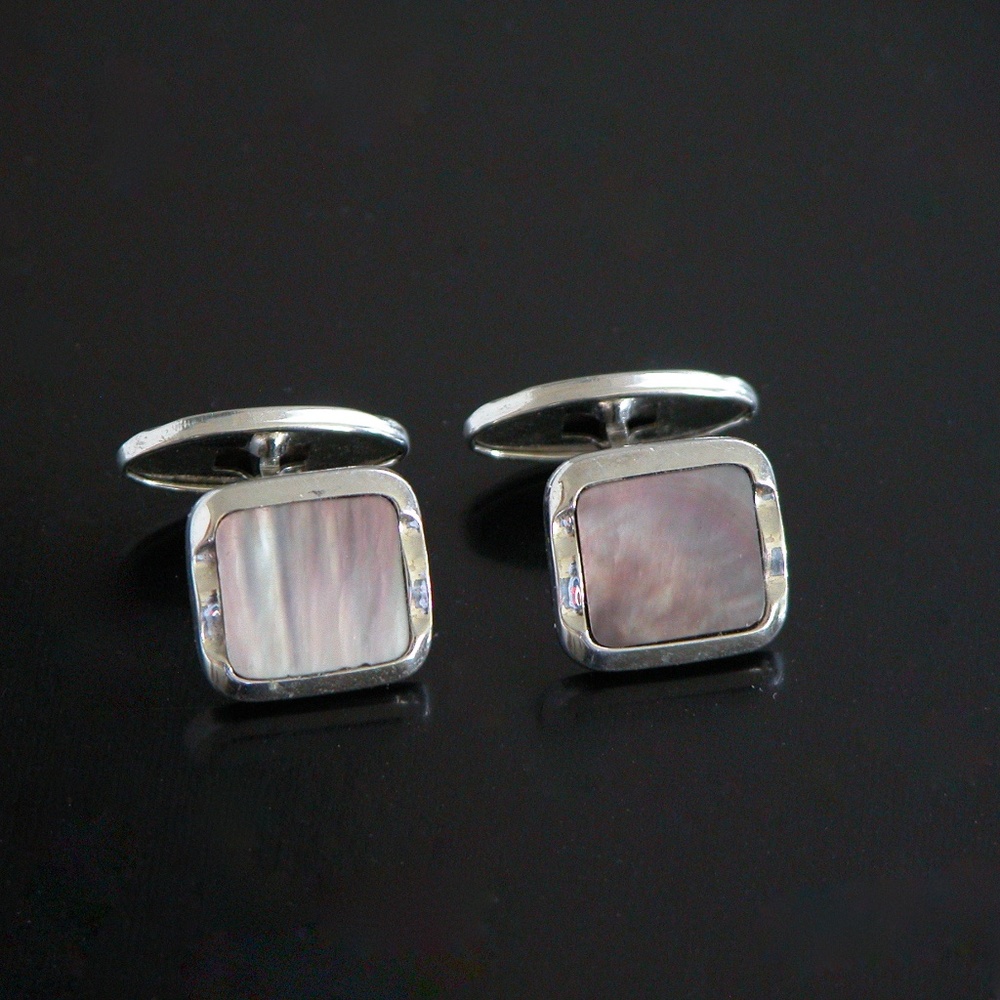 Vtg Modern Iridescent Grey Jeweled Cufflinks.